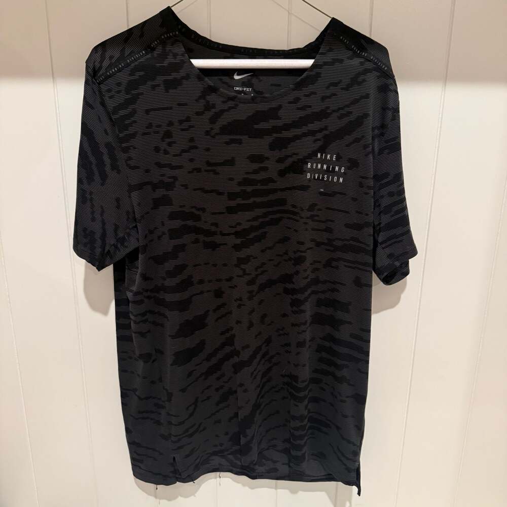 Nike Run Division Rise 365 Dri-FIT Short Sleeve Running T-Shirt
